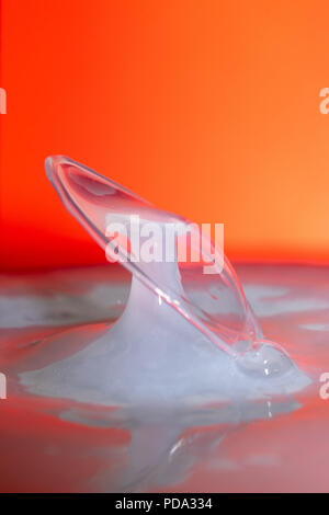 Fotografia Waterdrop creazione di arte splash Foto Stock