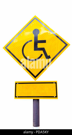 Parcheggio riservato per disabili solo segno con copia spazio sotto isolato su sfondo bianco. Segno di handicap su sfondo giallo. Foto Stock