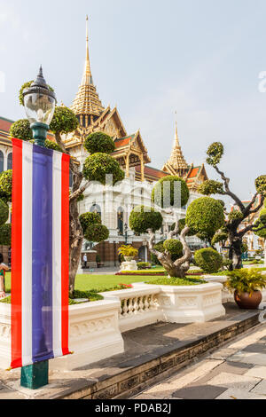 Bandiera tailandese, topiaria da giardino, il Grand Palace, Bangkok, Thailandia Foto Stock