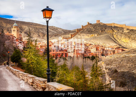 Impressionante Albarracin village,vista panoramica, Spagna. Foto Stock
