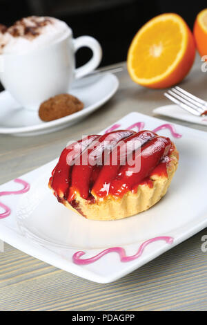 Piccola torta di fragole Foto Stock