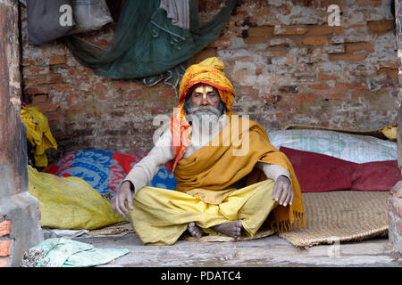 Indù, Sadhu, santo uomo, tempio di Pashupatinath, Kathmandu, Nepal Foto Stock