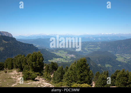 Viste dal Rasciesa sopra la Val Gardena Estate Dolomiti Italia Foto Stock