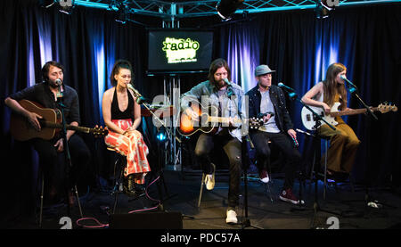 Bala Cynwyd, PA, Stati Uniti d'America. Il 6 giugno, 2018. American indie rock band di famiglia dell'anno visita Radio 104.5's teatro delle prestazioni. Foto Stock