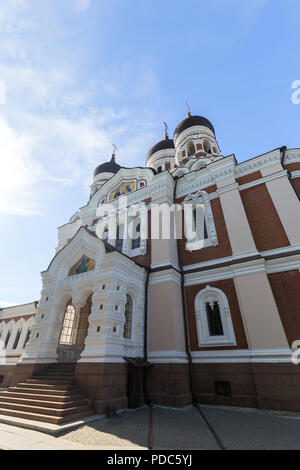 La Cattedrale Alexander Nevsky sulla collina di Toompea nella Città Vecchia di Tallinn, Estonia, in una giornata di sole in estate. Foto Stock