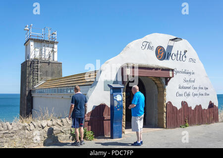 L'ingresso alla grotta Marsden, Marsden Bay, Strada Costiera, Marsden, South Shields, Tyne and Wear, England, Regno Unito Foto Stock