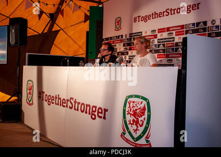 La Baia di Cardiff, Galles. Il 9 agosto, 2018. Jayne Ludlow annuncia la sua squadra gallese presso il National Eisteddfod per la prossima FIFA Coppa del Mondo donne il qualificatore contro l'Inghilterra. Lewis Mitchell/YCPD. Credito: Lewis Mitchell/Alamy Live News Foto Stock