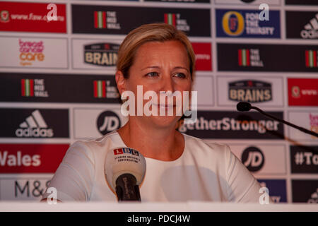 La Baia di Cardiff, Galles. Il 9 agosto, 2018. Jayne Ludlow annuncia la sua squadra gallese presso il National Eisteddfod per la prossima FIFA Coppa del Mondo donne il qualificatore contro l'Inghilterra. Lewis Mitchell/YCPD. Credito: Lewis Mitchell/Alamy Live News Foto Stock