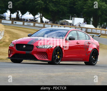 David Pook, Jaguar XE Progetto SV 8, Michelin Supercar Run, primo sguardo, Festival della Velocità - Il Giubileo d'argento, Goodwood Festival di velocità, 2018, Mo Foto Stock