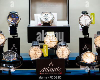 La Polonia, Cracovia - Marzo 19, 2018: Atlantico negozio di orologi Foto Stock