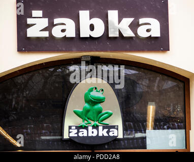 La Polonia, Cracovia - Marzo 19, 2018: Zabka logo supermercato Foto Stock