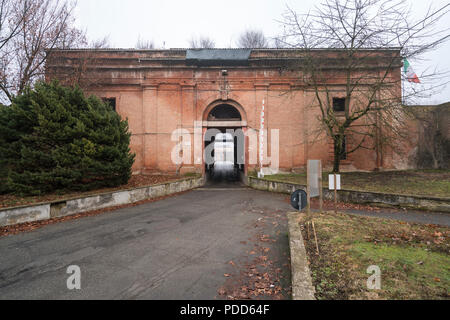 Abbandonata la Cittadella di Alessandria, Italia. Attualmente in fase di forte degrado e minacciata dalla distruzione naturale. Foto Stock