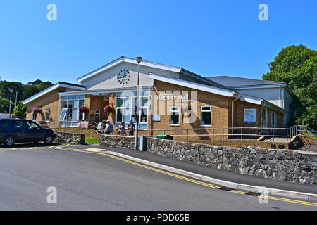 Il Regency Hall centro comunitario si trova vicino al centro della cittadina di Welsh seaside resort Saundersfoot, Pembrokeshire Foto Stock