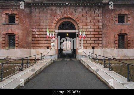 Abbandonata la Cittadella di Alessandria, Italia. Attualmente in fase di forte degrado e minacciata dalla distruzione naturale. Foto Stock