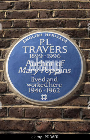 English Heritage targa blu segnando un home di pl travers, autore di Mary Poppins, Smith Street, a Chelsea, Londra, Inghilterra Foto Stock