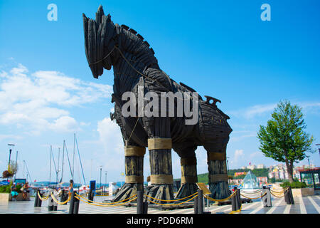 In legno Cavallo di Troia dal film Troy. Fu donata alla città di Canakkale Foto Stock