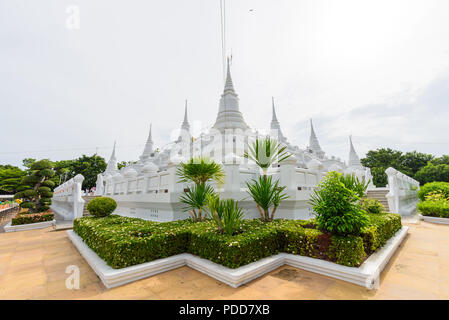 Samut Prakan , della Thailandia - 27 lug 2018 : pagoda bianca di Wat Asokkaram Foto Stock