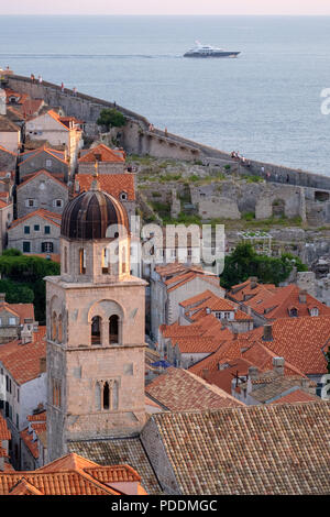 Yacht a vela da sul mare Adriatico, Dubrovnik, Croazia, Europa Foto Stock