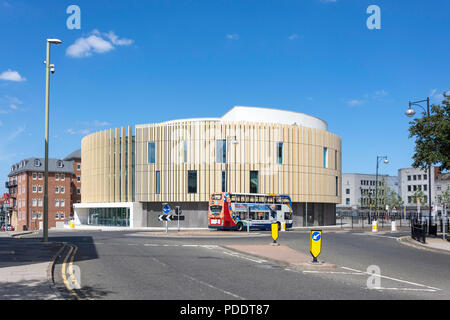 La parola, il Centro Nazionale per la parola scritta, Market Place, South Shields, Tyne and Wear, England, Regno Unito Foto Stock