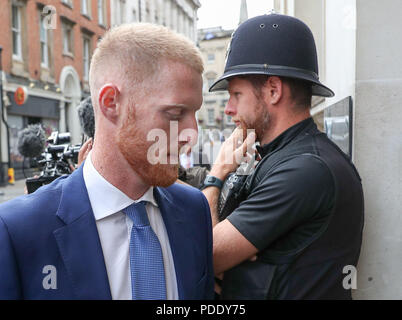 Inghilterra cricketer Ben Stokes arriva a Bristol Crown Court accusato di affray. Foto Stock