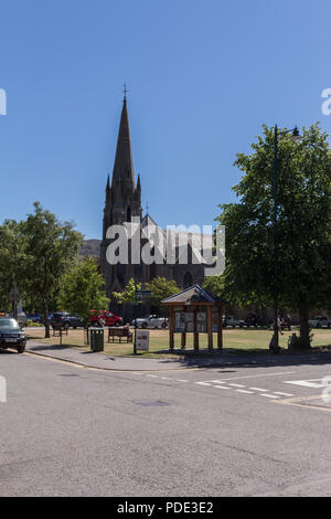 Glenmuick Chiesa Parrocchiale nel centro di Ballater, Aberdeenshire, Regno Unito. Foto Stock