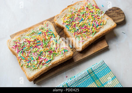 Fata austriaco il pane con spruzzino e burro. I cibi tradizionali. Foto Stock