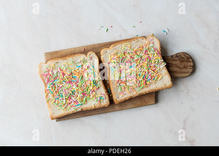Fata austriaco il pane con spruzzino e burro. I cibi tradizionali. Foto Stock