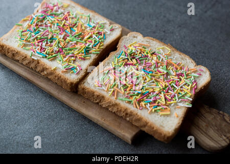 Fata austriaco il pane con spruzzino e burro. I cibi tradizionali. Foto Stock