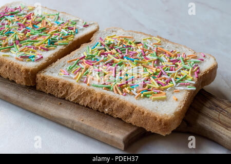 Fata austriaco il pane con spruzzino e burro. I cibi tradizionali. Foto Stock
