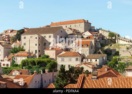 Dubrovnik Città Vecchia di edifici come la vista dalle mura della città. Foto Stock