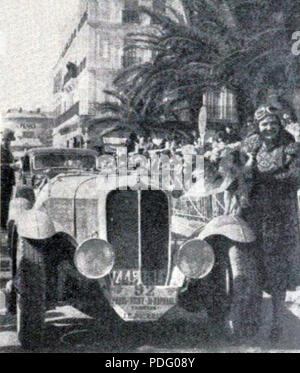 141 Germaine Rouault, victorieuse de rallye Paris-Saint-Raphael 1936, sur Delahaye 18CV Sport Foto Stock