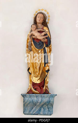 Iphofen, St. Johannes der Täufer. Erneuerung im 16. Jahrhundert. Madonna von Augustin Reuß einem Schüler Riemenschneiders Foto Stock