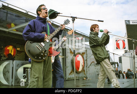 Menswear BBC radio 1 un Roadshow le luci Blackpool si accendono 1 settembre 1996 Foto Stock