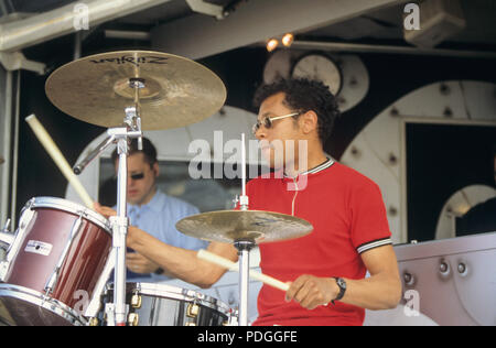 I Boo Radleys. BBC radio 1 One Roadshow Plymouth Hoe Devon 15 agosto 1996 Rob Harrison alla batteria, cantante/chitarrista Simon 'dice' Rowbottom, chitarrista/compositore Martin Carr e bassista Timothy Brown Foto Stock