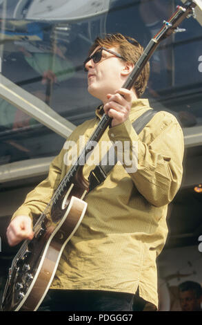 I Boo Radleys. BBC radio 1 One Roadshow Plymouth Hoe Devon 15 agosto 1996 Rob Harrison alla batteria, cantante/chitarrista Simon 'dice' Rowbottom, chitarrista/compositore Martin Carr e bassista Timothy Brown Foto Stock