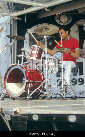 I Boo Radleys. BBC radio 1 One Roadshow Plymouth Hoe Devon 15 agosto 1996 Rob Harrison alla batteria, cantante/chitarrista Simon 'dice' Rowbottom, chitarrista/compositore Martin Carr e bassista Timothy Brown Foto Stock