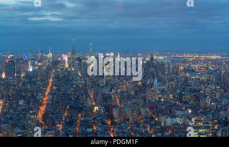 Vista di Manhattan con l' Empire State Building da un Osservatorio mondiale Foto Stock