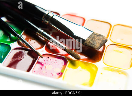 Paintbox acquerello e pennelli close-up Foto Stock