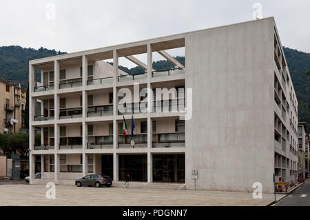 Italien Como la Casa del Fascio 88660 von Giuseppe Terragni 1932-36 als Parteihaus im Stil des Razionalismo errichtet heute Finanzamt Westfassade 33,2 m Foto Stock