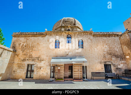 Cortile di Melik Mahmut Moschea Bab(Es Sur)costruita nel 1368 e individua in Mardin,Turchia.17 Giugno 2018 Foto Stock