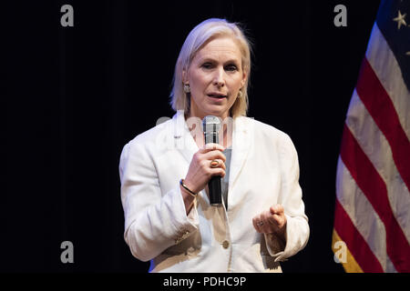 Brooklyn, NY, STATI UNITI D'AMERICA. Il 9 agosto, 2018. Stati Uniti Il senatore KIRSTEN GILLIBRAND (D-NY) ad un municipio incontro presso il Pratt Institute di Brooklyn, a New York il 9 agosto 2018 Credit: Michael Brochstein/ZUMA filo/Alamy Live News Foto Stock