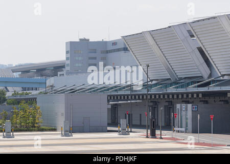 Una vista di Tokyo è di nuovo mercato all'ingrosso in Toyosu il 10 agosto 2018, Tokyo, Giappone. Il nuovo mercato Toyosu dovrebbe aprire il prossimo ottobre, due anni più tardi di quanto previsto inizialmente, dopo Tokyo governatore Yuriko Koike ha dichiarato che il nuovo mercato è sicuro da utilizzare. Credito: Rodrigo Reyes Marin/AFLO/Alamy Live News Foto Stock