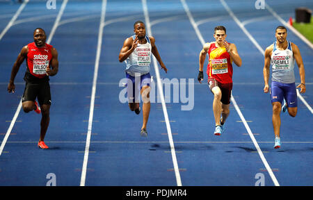 La Gran Bretagna è Nethaneel Mitchell-Blake (centro sinistra) sul suo modo di finire secondi seguito da Adam Gemili (destra) terminando quinto in Uomini 200m Finale durante il giorno tre del 2018 Campionato Europeo di Atletica presso lo Stadio Olimpico di Berlino. Stampa foto di associazione. Picture Data: Giovedì 9 Agosto, 2018. Vedere PA storia europei di atletica. Foto di credito dovrebbe leggere: Martin Rickett/filo PA. Restrizioni: solo uso editoriale, nessun uso commerciale senza previa autorizzazione Foto Stock