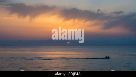 Scenic tramonto a Cefalù, Sicilia, Italia meridionale. Foto Stock