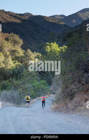 Traccia corridori sul Santo Jim trail in Cleveland national forest Orange County in California prima che il fuoco santo di agosto 2018 Foto Stock