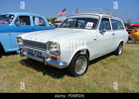 Ford Escort Station Wagon Mk1 classic auto parcheggiate sul display a Torbay fiera del vapore, Churston, Devon, Inghilterra, Regno Unito Foto Stock