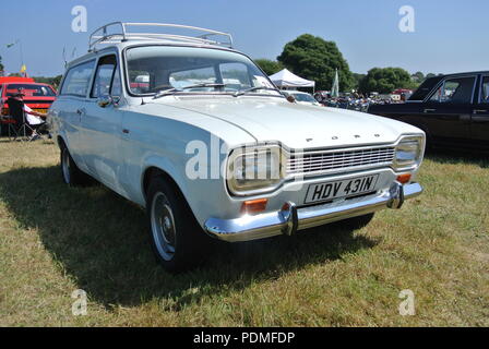 Ford Escort Station Wagon Mk1 classic auto parcheggiate sul display a Torbay fiera del vapore, Churston, Devon, Inghilterra, Regno Unito Foto Stock