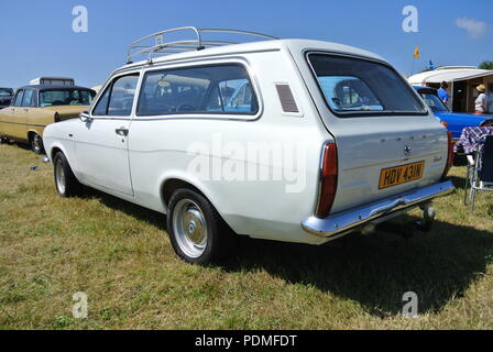 Ford Escort Station Wagon Mk1 classic auto parcheggiate sul display a Torbay fiera del vapore, Churston, Devon, Inghilterra, Regno Unito Foto Stock