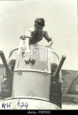 5 24 Squadron RAAF Liberatore pistole di coda Fenton NT 1944 AWM NWA0624 Foto Stock