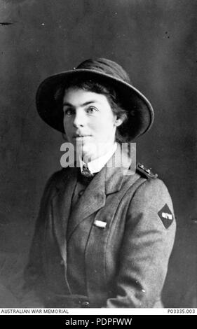 20 AWM P03335 003 Sorella Muriel Burbury Esercito Australiano servizio infermieristico c 1919-20 Foto Stock